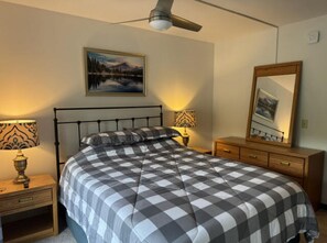 1 slaapkamer, een strijkplank/strijkijzer, wifi, beddengoed