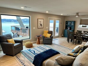 Smart TV, fireplace, DVD player - Private Lakefront | Hot Tub + Dock + 180° Views (Sunrise Beach)