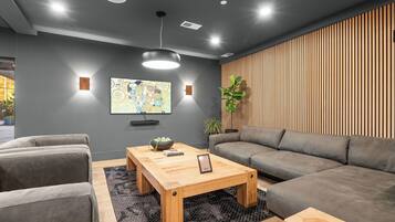 Smart TV, mesa de ping pong