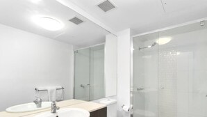 Apartment, 1 Schlafzimmer, barrierefrei, Raucher | Badezimmer