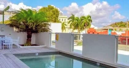 City Convenience in Modern Townsville Apartment