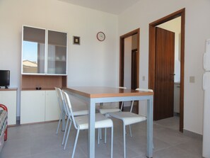 Apartment, 2 Bedrooms, Balcony, Garden View | Dining room - Bright Flat in a Villa With Balcony (San Michele al Tagliamento)