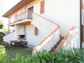 Apartment, 2 Bedrooms, Balcony, Garden View | Balcony - Bright Flat in a Villa With Balcony (San Michele al Tagliamento)