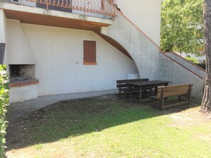 Apartment, 2 Schlafzimmer, Balkon, Gartenblick | Terrasse/Patio