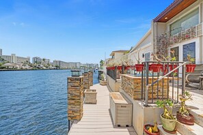 Terrace/patio - Rental  3BR home on intracoastal located in gated community of Pelican Harbor. (Delray Beach)