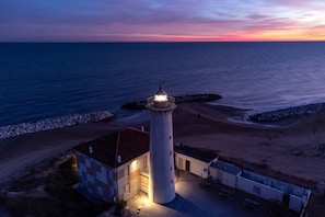 Vila, 2 quartos, varanda, vista para o jardim | Praia
