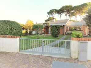 Front of property - Comfy Villa With Fenced Garden Near the Beach (San Michele al Tagliamento)