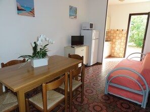 Appartamento, 2 camere da letto, patio, vista giardino | Soggiorno