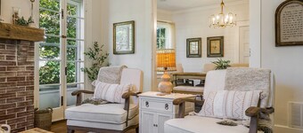 The Potters House: Luxury Apartment/Walk Downtown