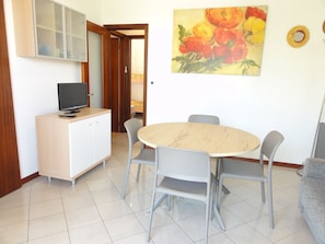 Villa, 2 chambres, patio, vue jardin | Salle à manger