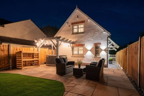 Deluxe Wood Fired Hot Tub in our Cheshire Getaway
