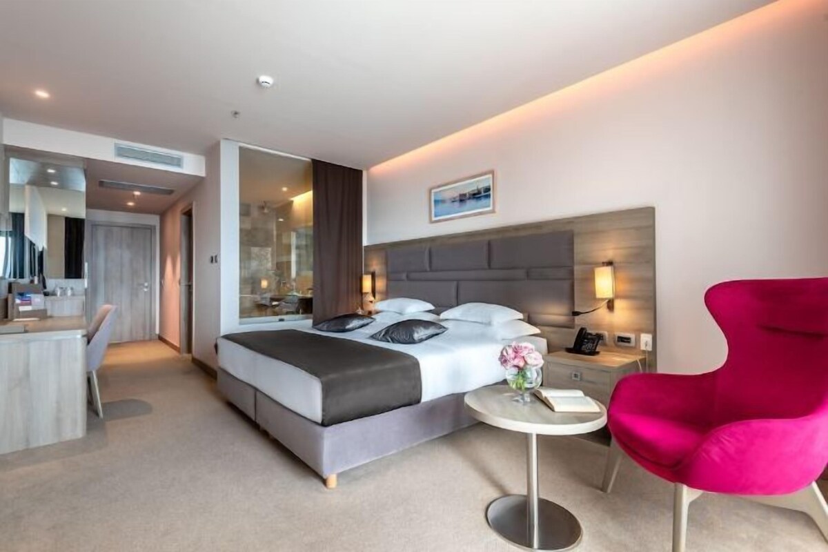 Deluxe Double Or Twin Room With Balcony And Sea View