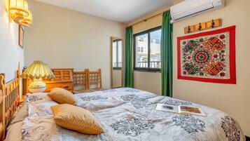 StrykjÀrn/strykbrÀda, wi-fi och sÀngklÀder