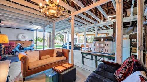 Secluded, Charming Southampton estate with pool, gardens, and timeless...