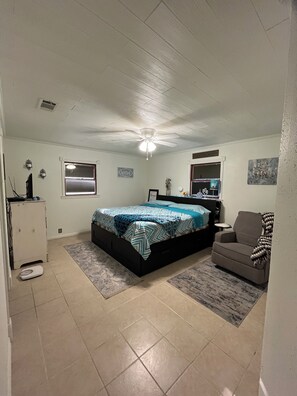 3 chambres, fer et planche à repasser, Wi-Fi, literie fournie