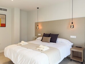 房內夾萬、書桌、熨斗/熨衫板、免費 Wi-Fi