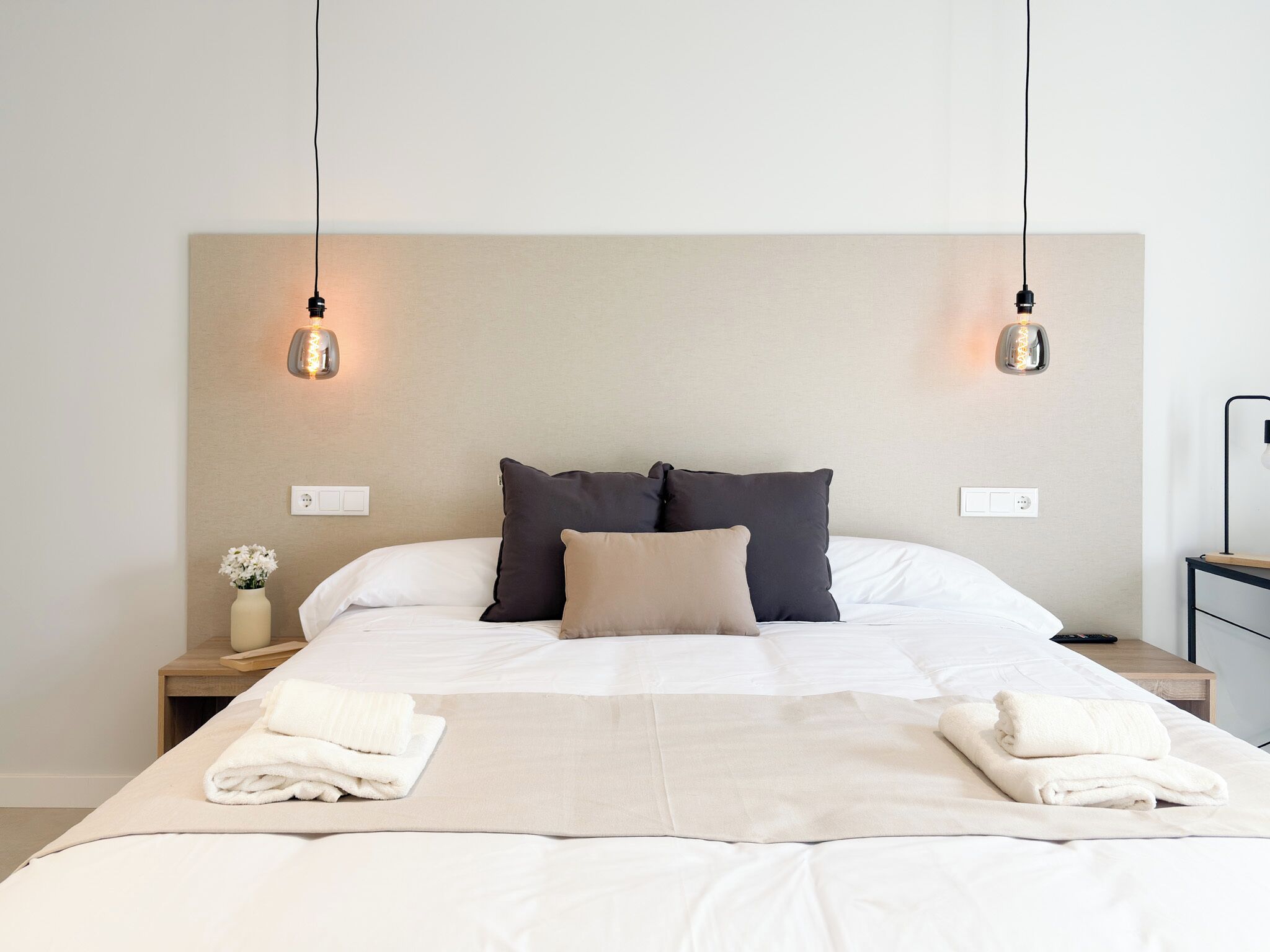 Minibar, in-room safe, desk, iron/ironing board