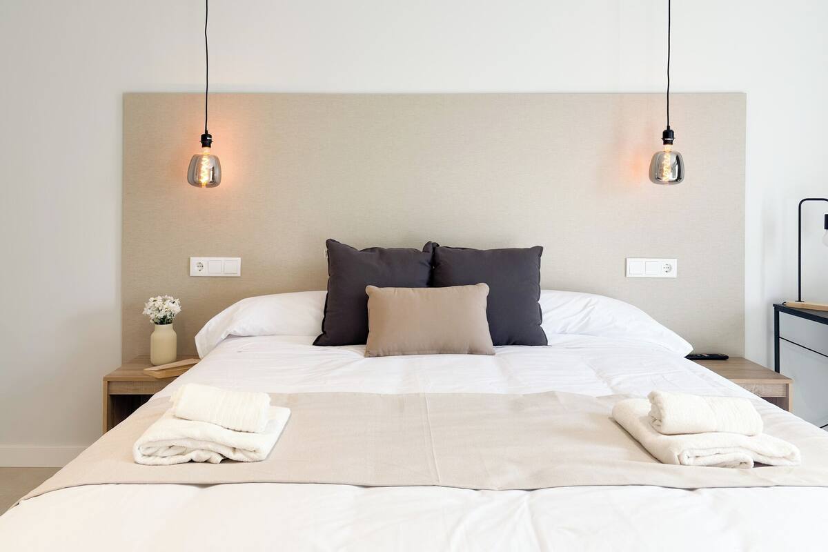 房內夾萬、書桌、熨斗/熨衫板、免費 Wi-Fi