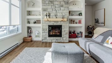 Télévision, cheminée