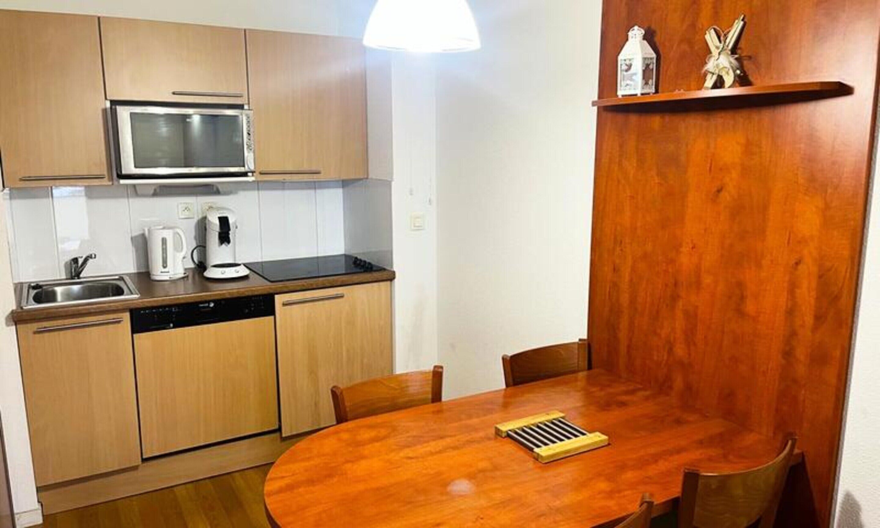 Microwave, dishwasher, cookware/dishes/utensils