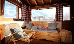 Living area - Traditional Chalet, South-facing Terrace (Tignes)