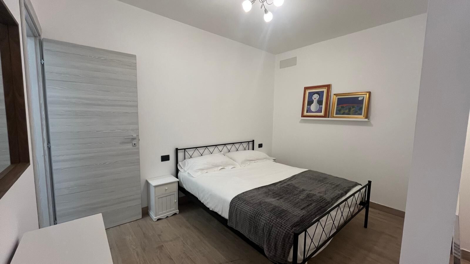 1 室のベッドルーム、WiFi、ベッドシーツ