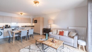 Living area - 73m2 Apartment 4a+2e (Huez)