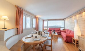 Dining - Commodore Apartment 227 (Huez)