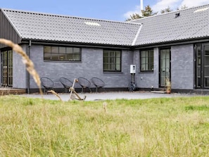 House | Property grounds