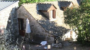 Outdoor dining - Gite de France for 2 People (Pont-de-Montvert-Sud-Mont-Lozere)