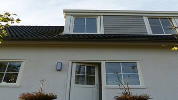 Bungalow | Reception