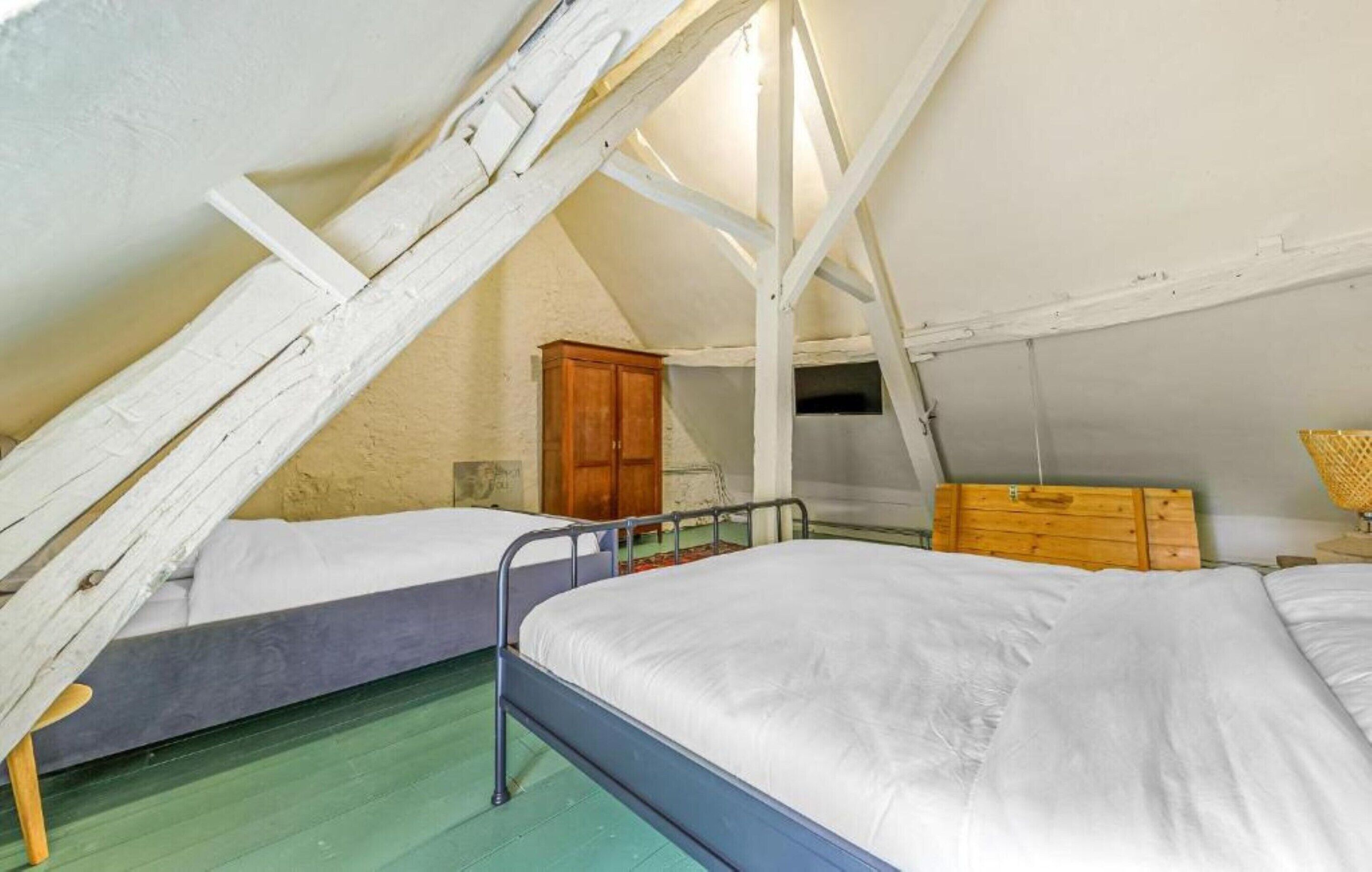 House | 3 bedrooms, individually furnished