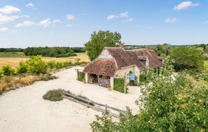 Garden - Spacious Holiday Farm in the Loire Valley (Palluau-sur-Indre)