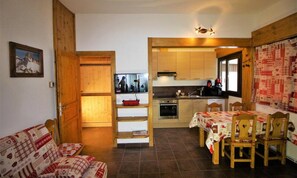Interior - Completely Renovated and Comfortable (Tignes)