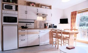 Frigorifero, microonde, forno, lavastoviglie