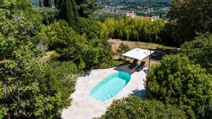 Outdoor pool - Cottage in Grasse With Pool and Terrace (Grasse)