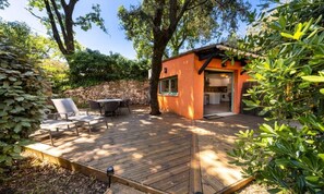 Outdoor dining - Cottage in Grasse With Pool and Terrace (Grasse)