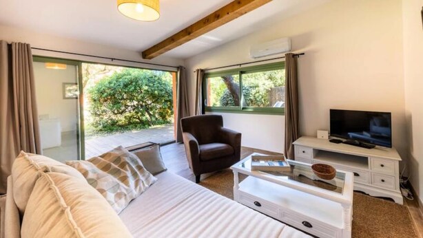 Living area - Cottage in Grasse With Pool and Terrace (Grasse)