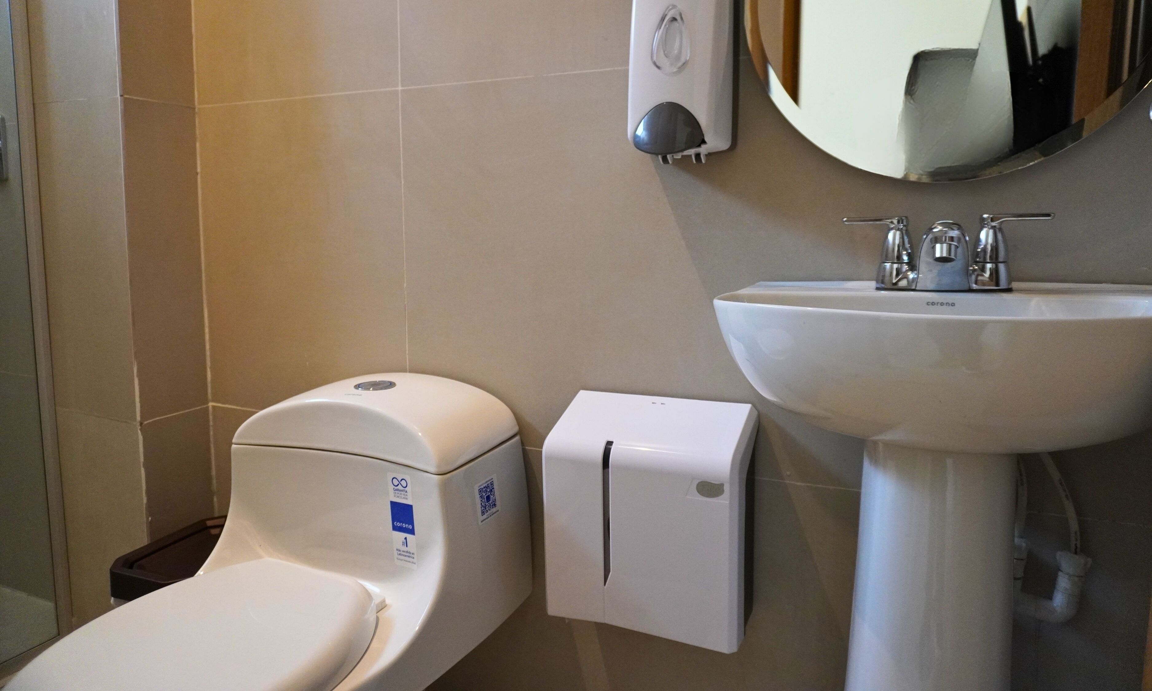 Deluxe Room | Bathroom | Towels