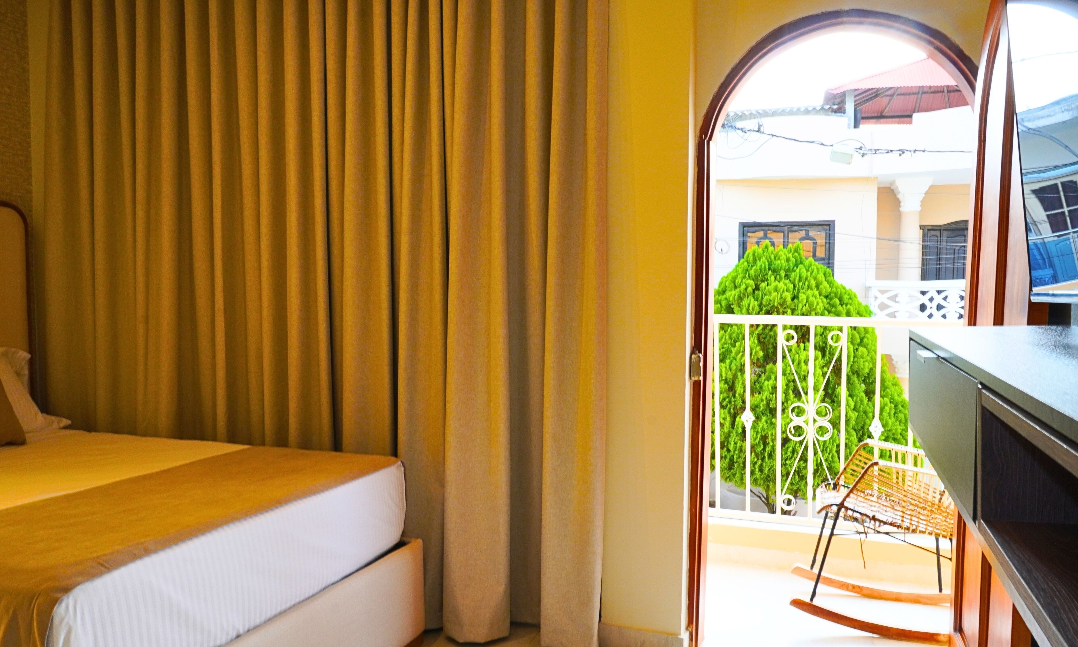 Deluxe Room | Balcony