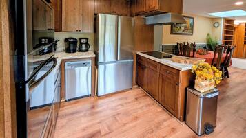 Mikrowelle, Ofen, Herdplatte, GeschirrspĂŒler