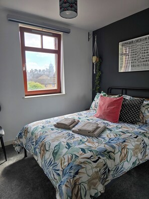 2 bedrooms, WiFi, bed sheets - Charming 2-Bedroom Flat in Leith (Edinburgh)