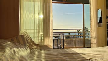 Fer et planche à repasser, draps fournis