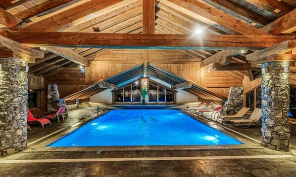 Outdoor pool, a heated pool - 2 Rooms for 4 People (Champagny-en-Vanoise)
