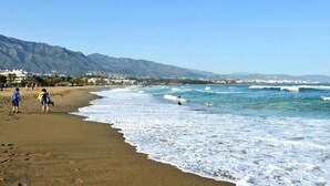 Beach - Villa in Los Monteros Near Marbella Beach (Marbella)