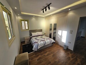 4 Schlafzimmer, Bügeleisen/Bügelbrett, WLAN