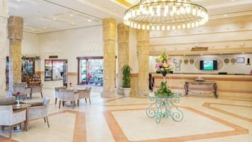 Lobby lounge