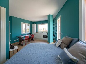 Apartment | 1 bedroom, iron/ironing board, bed sheets