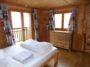 7 chambres, fer et planche Ă repasser, Wi-Fi, draps fournis