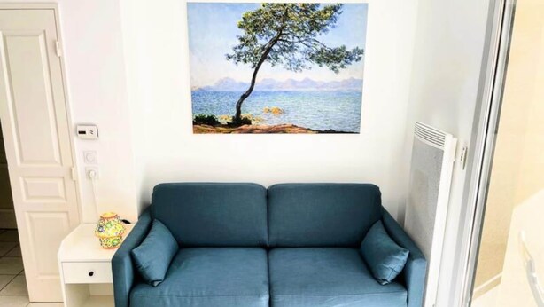 Living area - Apartments for 6 People (Antibes)